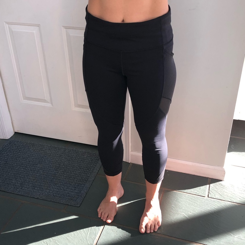 Lululemon crop pant with mesh cutouts size 10
